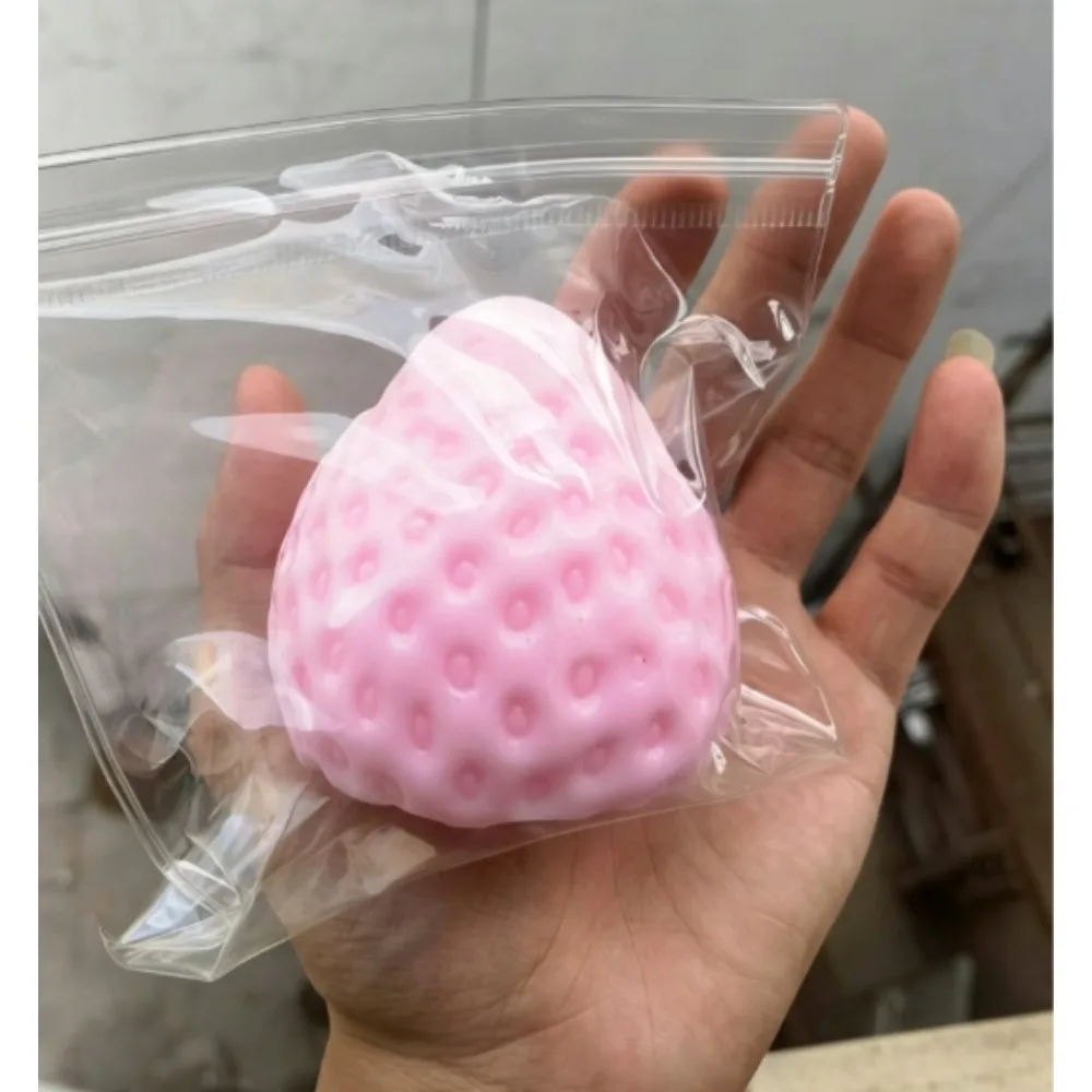 Squishy Big Strawberry Squeeze - Party Games Entertainer reseña y precio